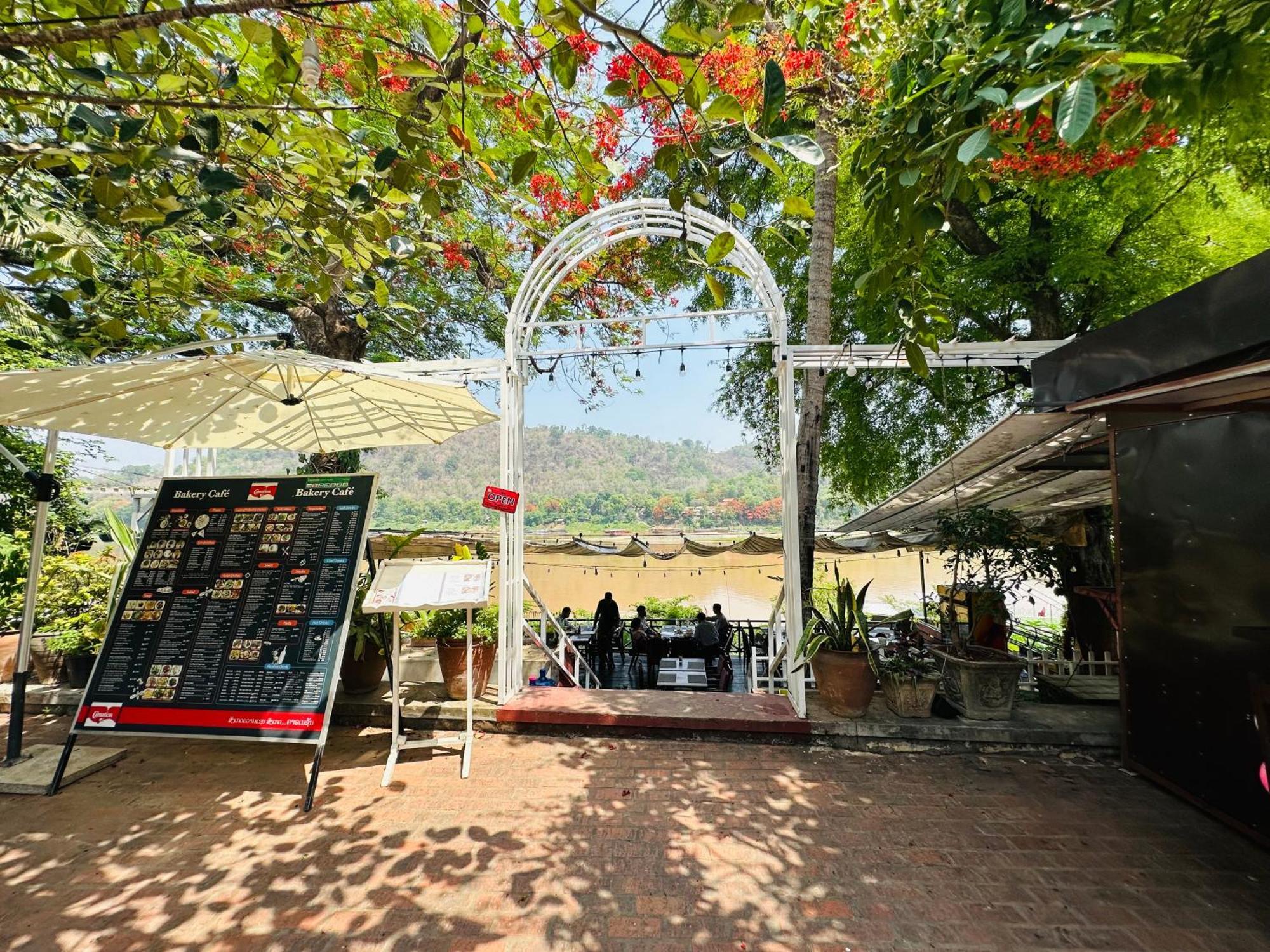 Villa Phonethip Mekong Riverside Luang Prabang Esterno foto